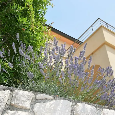Charming Rab Apartament Rab Town