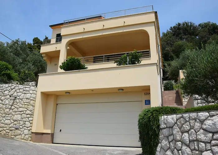 Charming Rab Apartment *