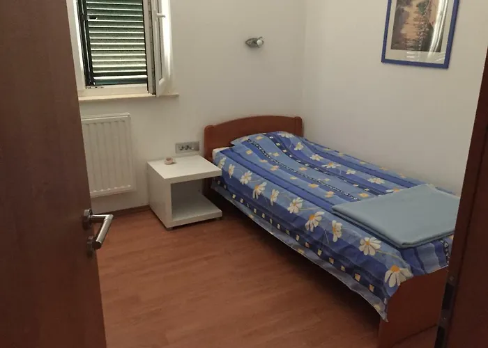 Charming Rab Apartment